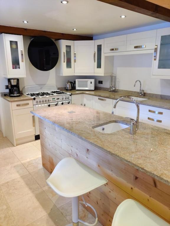 Spacious Ski Chalet In Traditional French Village, Sleeps 8, Four Star With Fibre Broadband Abondance Eksteriør bilde