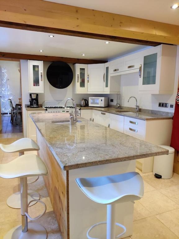 Spacious Ski Chalet In Traditional French Village, Sleeps 8, Four Star With Fibre Broadband Abondance Eksteriør bilde